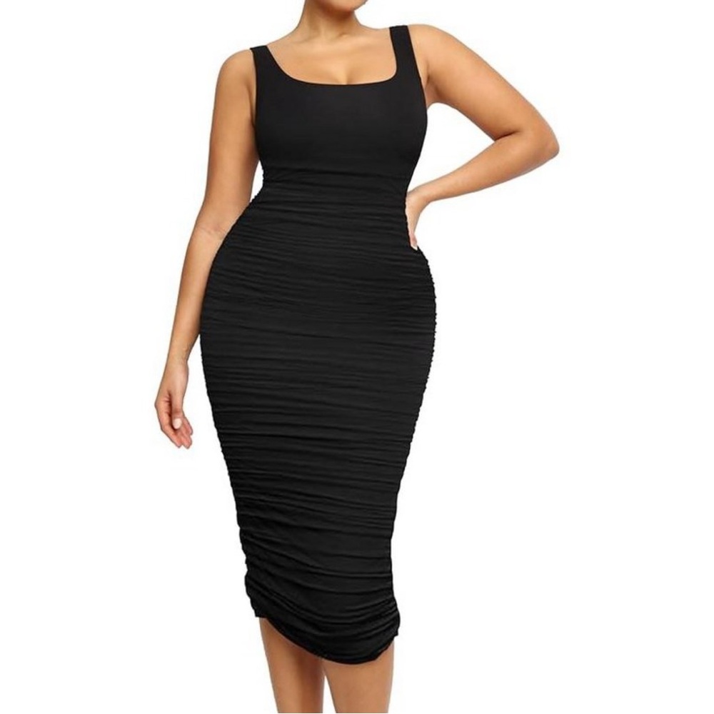 NWT Chic Black Sleeveless Maxi Dress